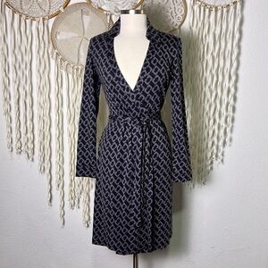 DVF | Diane Von Furstenberg Gray and Black Link Print Silk Knit Wrap Dress 6